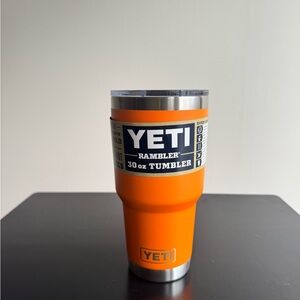 YETI Rambler 30 oz Tumbler in Bold Orange